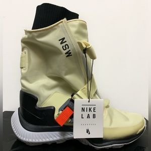 Nike Lab NSW Gaitor Boot in Pale Citron Size 6